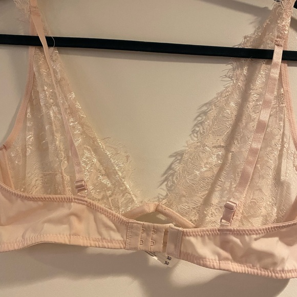 URBAN OUTFITTERS SEXY LACY BABY PINK BRA - Picture 2 of 5